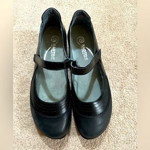 Brand New Naot Kirei W